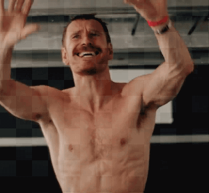 michael_fassbender_shirtless_017.gif
